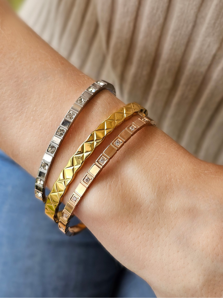 Mococo Essentials Gold Quilted Bangle