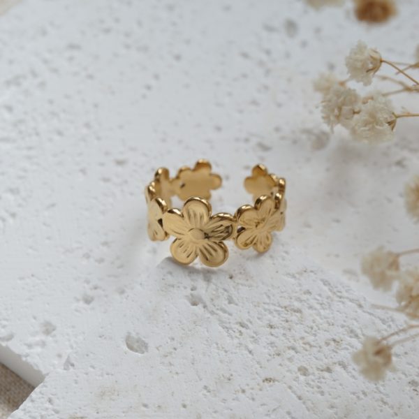 Little Grey Moon Gold Daisy Ring