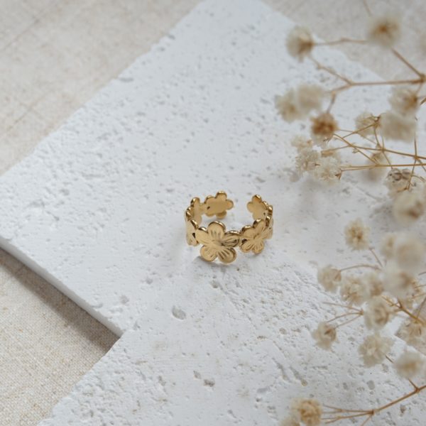 Little Grey Moon Gold Daisy Ring