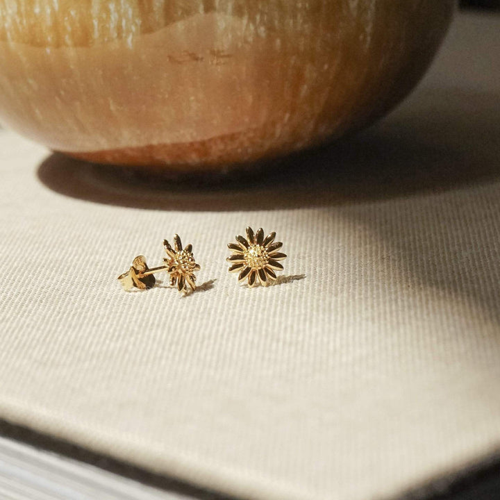 Daisy London 18ct Gold Plate Bellis Stud Earrings 10mm